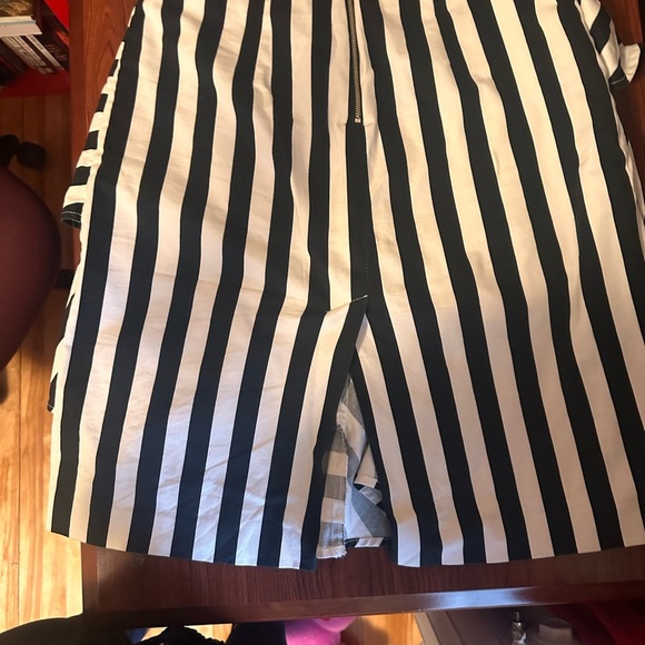 Imperial Black & White Ruffle Skirt | Size M | Vertical Stripes - Picture 5 of 5